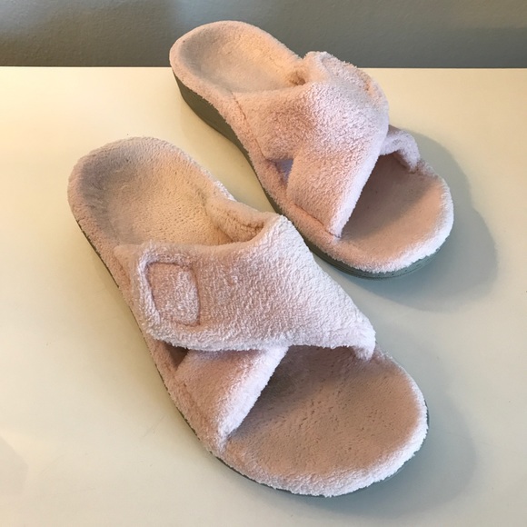 vionic pink slippers